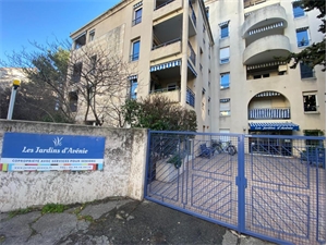 t2 à la location -   84000  AVIGNON, surface 70 m2 location t2 - UBI464047967